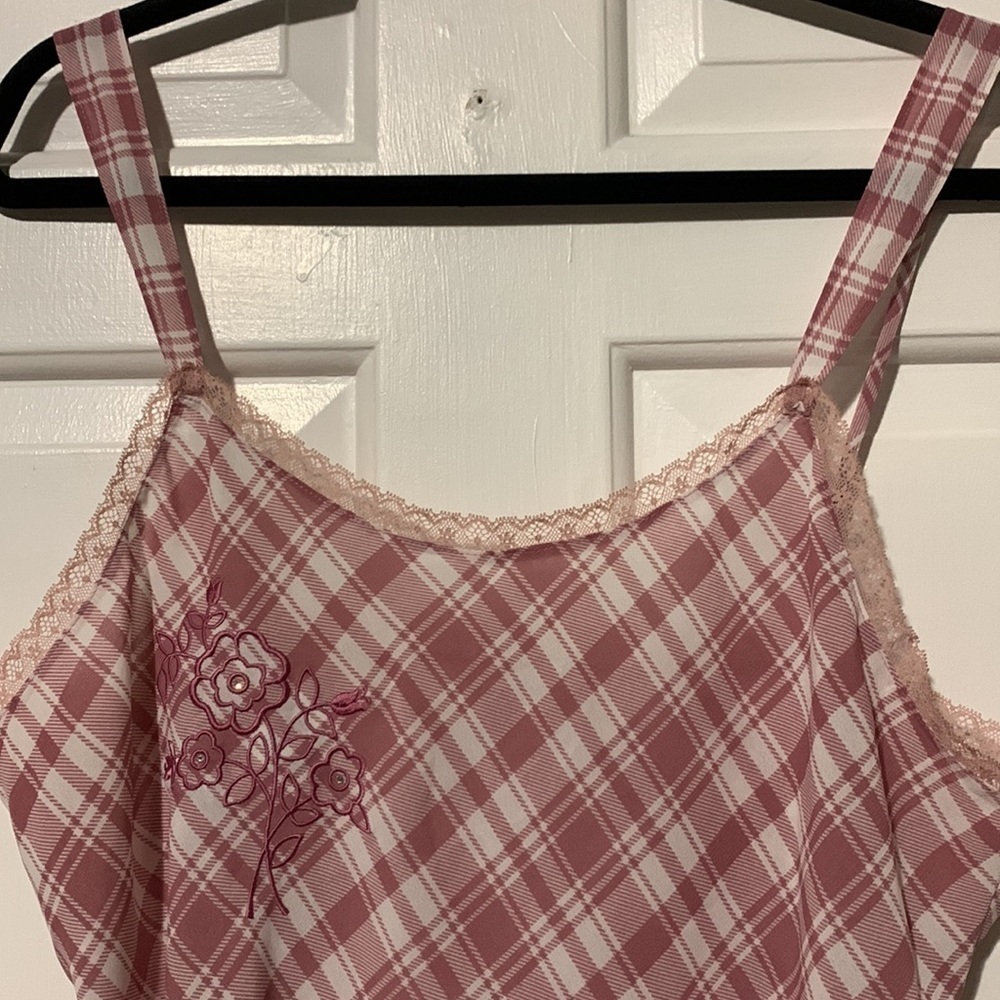 Rose and white plaid slip with lace trim - Picture 3 of 9